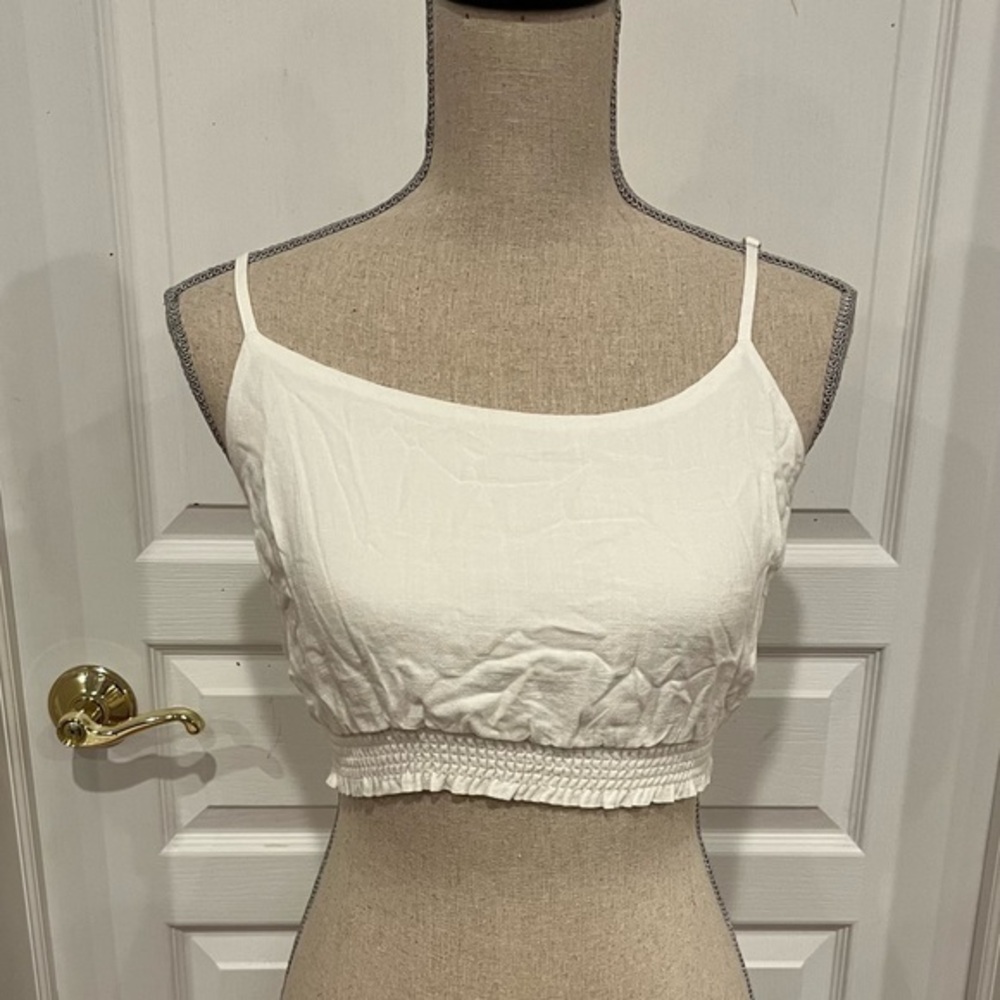 Cropped white tank